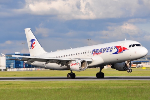 YL-LCE - A320-211 - Travel Service - PRG - 09-06-2009