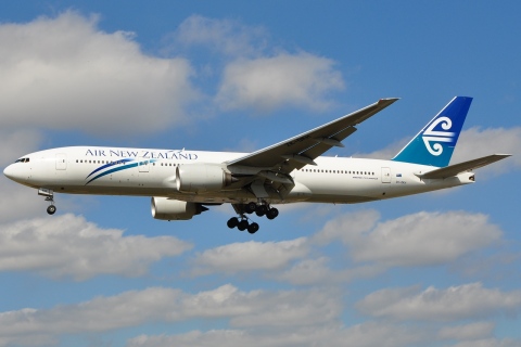 ZK-OKH - 777-219(ER) - Air New Zealand - LHR - 27-08-2009