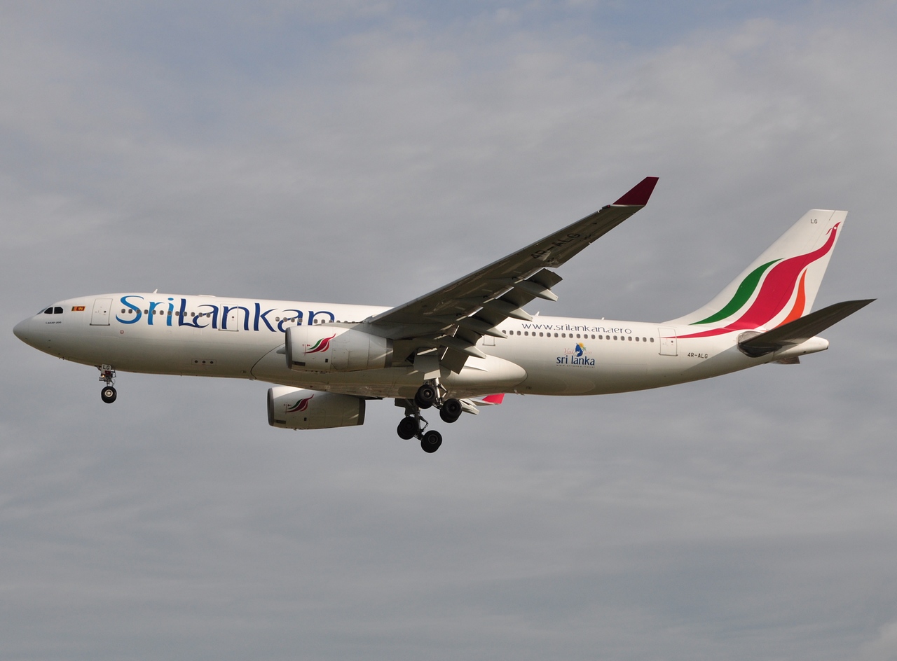 4R-ALG - A330-243 - SriLankan Airlines - LHR - 29-08-2010