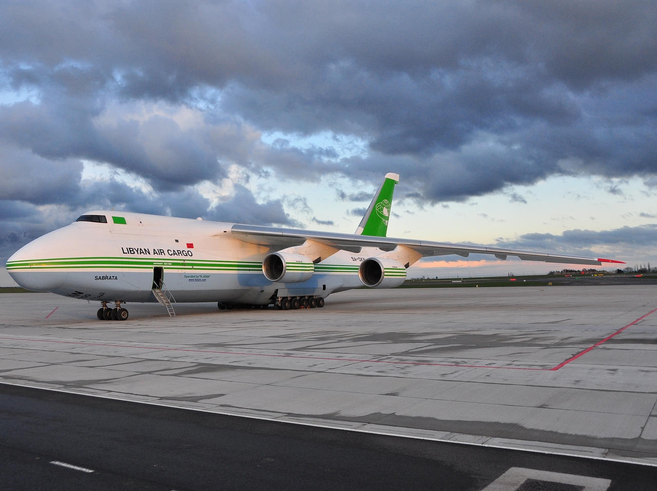 5A-DKN - Antonov An-124-100 - Libyan Air Cargo - LGG - 31-03-2010c