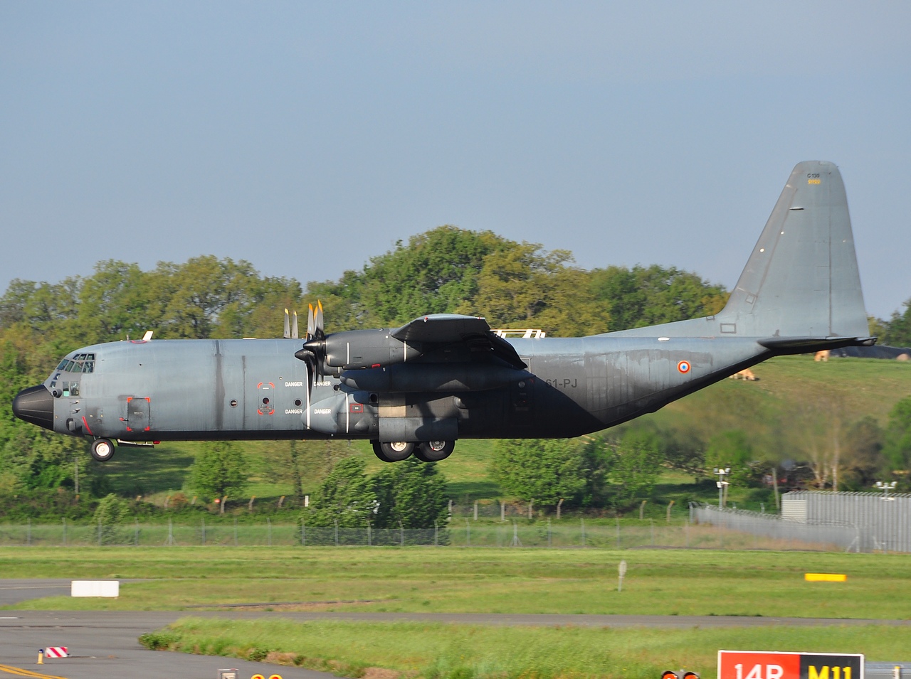 61-PJ - C-130H-30 Hercules - France Air Force - TLS - 29-04-2010
