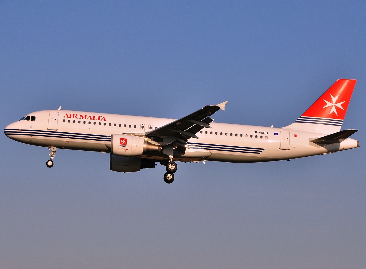9H-AEQ - A320-214 - Air Malta - BRU - 22-04-2010