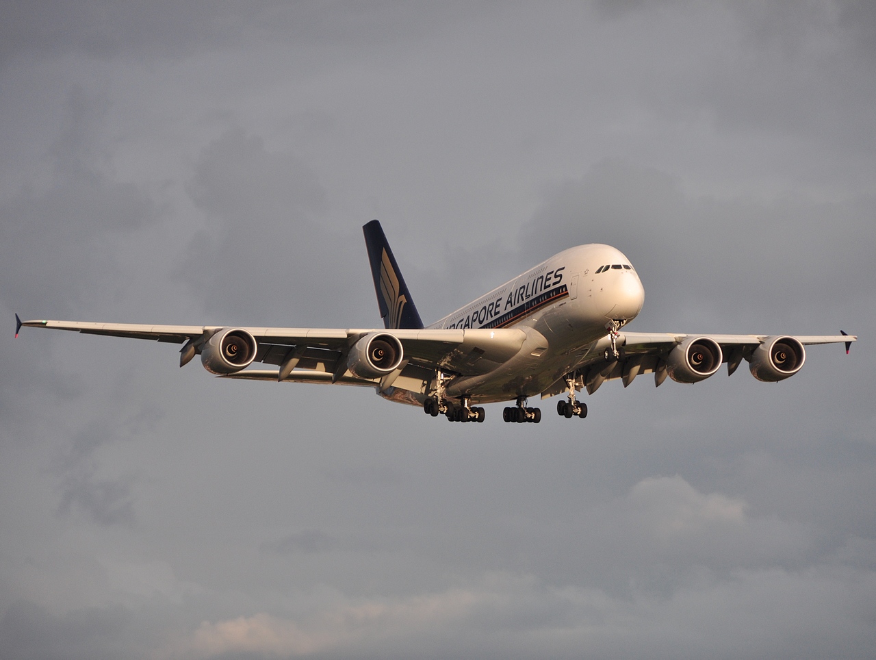 9V-SKK - A380-841 - Singapore Airlines - LHR - 28-08-2010