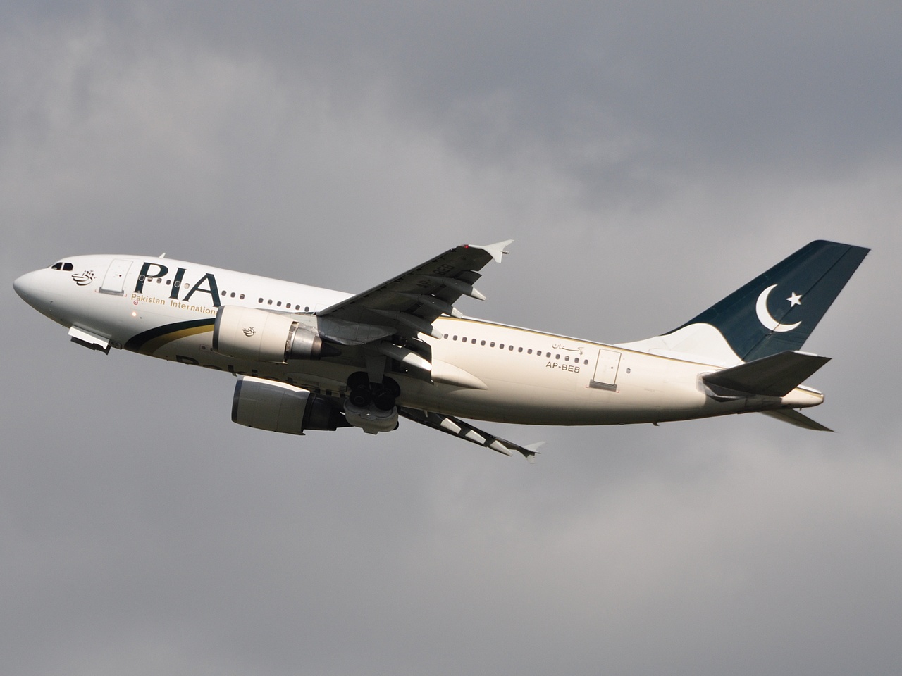 AP-BEB - A310-308 - PIA Pakistan International Airlines - AMS - 03-09-2010
