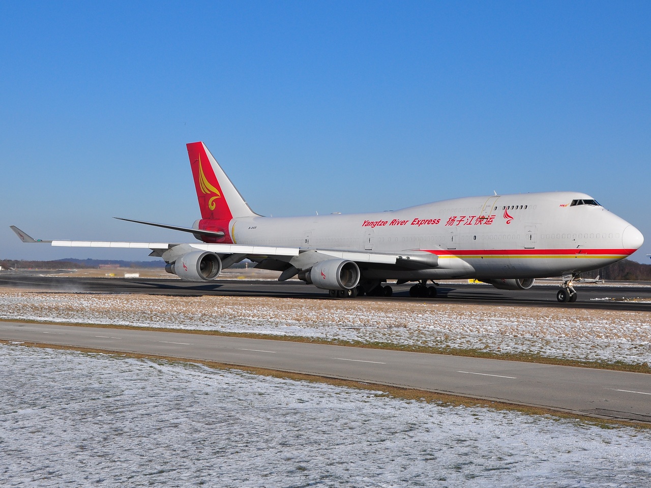 B-2435 - 747-481D - Yangtze River Express - LUX - 07-03-2010b