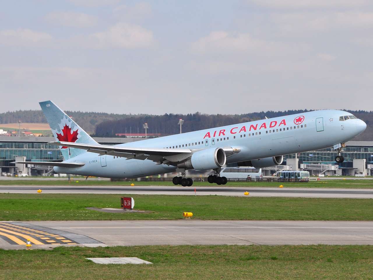 C-FXCA - 767-375(ER) - Air Canada - ZRH - 10-04-2010