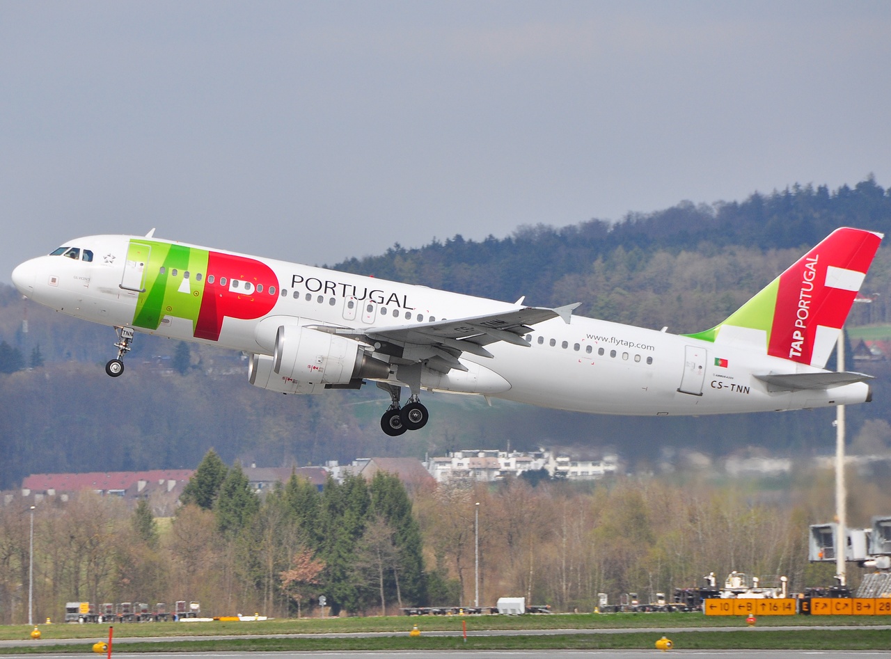 CS-TNN - A320-232 - TAP _ Air Portugal - ZRH - 10-04-2010