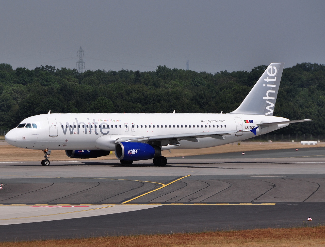 CS-TQK - A320-232 - White - DUS - 10-07-2010