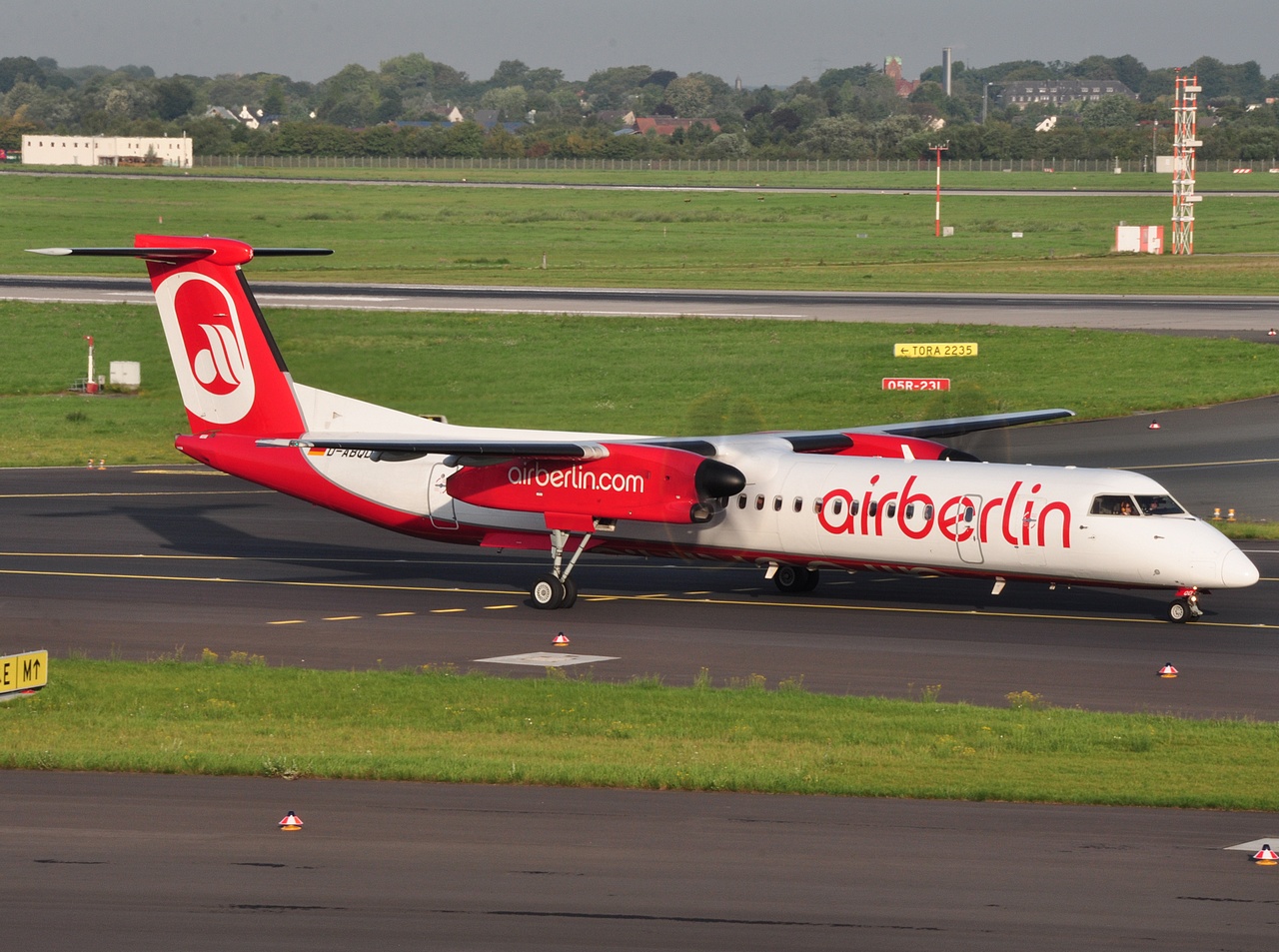 D-ABQD - DHC-8-402Q - Air Berlin - DUS - 11-09-2010