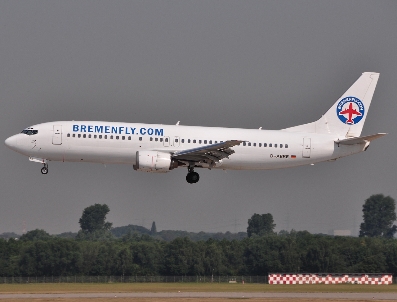 D-ABRE - 737-46J - Bremenfly - DUS - 10-07-2010