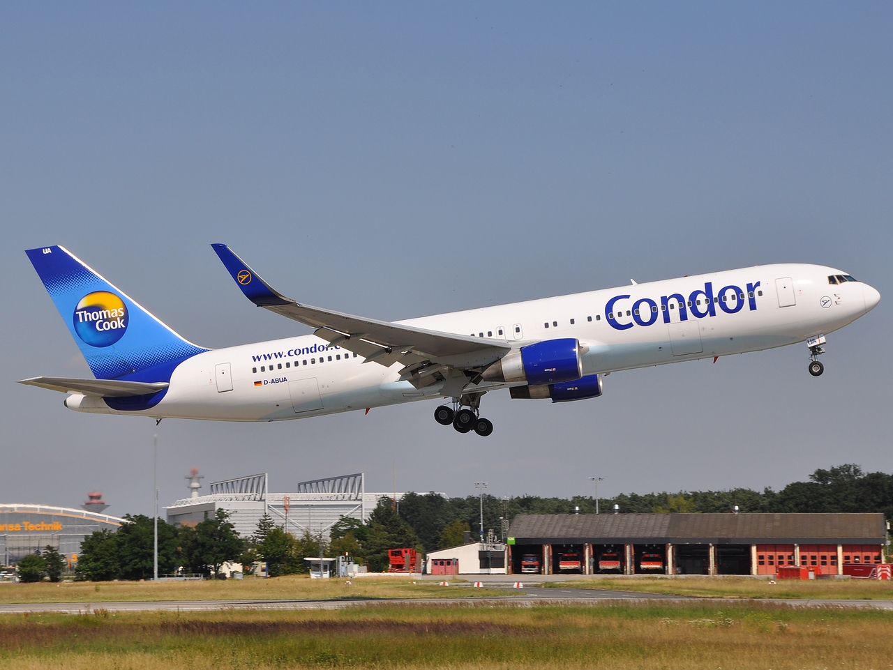 D-ABUA - 767-330(ER)(WL) - Condor - FRA - 07-07-2010