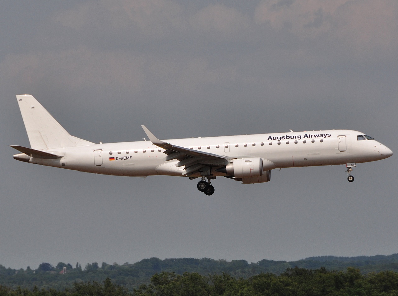 D-AEMF - ERJ-190LR (ERJ-190-100 LR) - Augsburg Airways - CGN - 10-07-2010