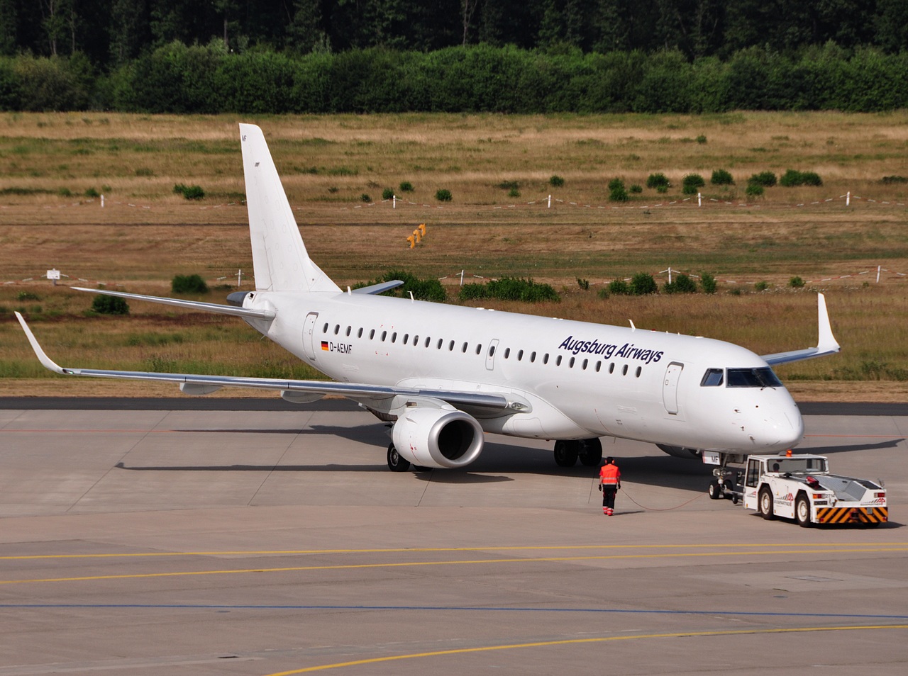D-AEMF - ERJ-190LR (ERJ-190-100 LR) - Augsburg Airways - CGN - 10-07-2010c