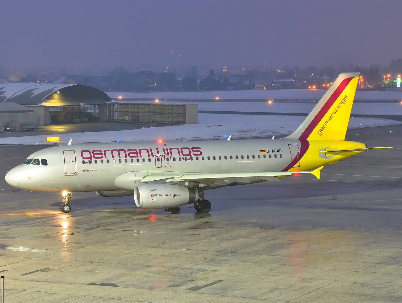 D-AGWG - A319-132 - Germanwings - SZG - 09-01-2010
