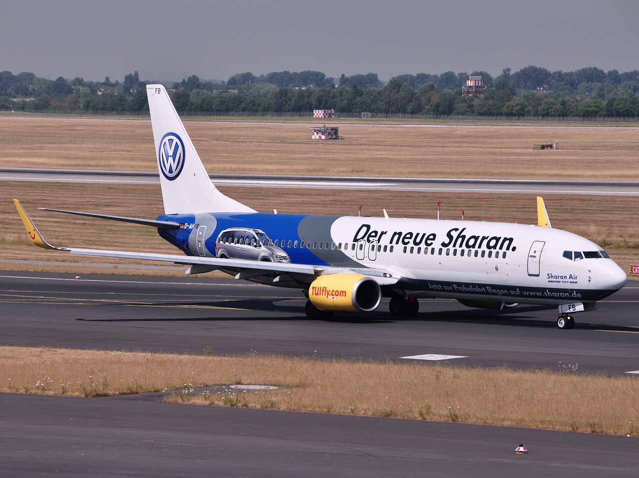 D-AHFB - 737-8K5(WL) - TUIfly - DUS - 10-07-2010