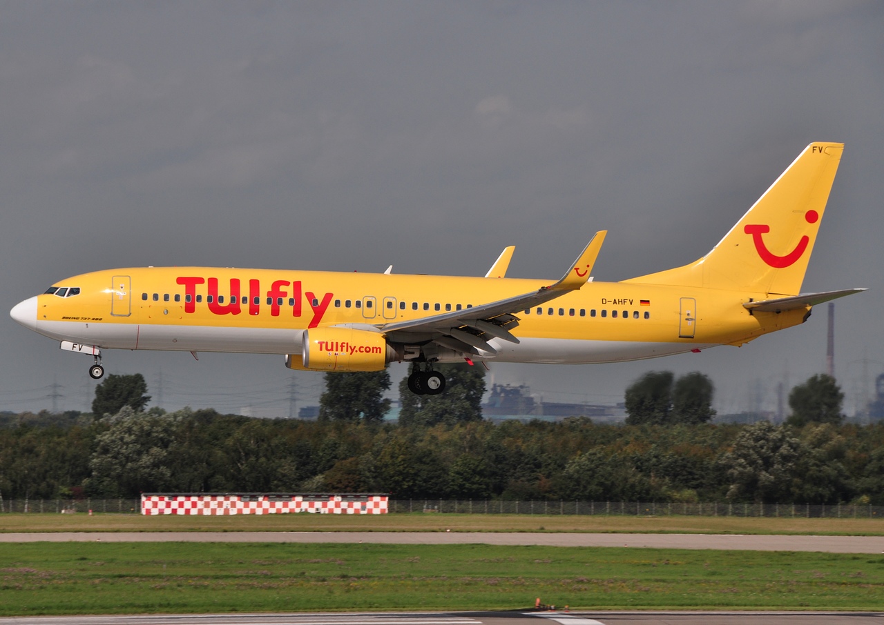 D-AHFV - 737-8K5(WL) - TUIfly - DUS - 11-09-2010