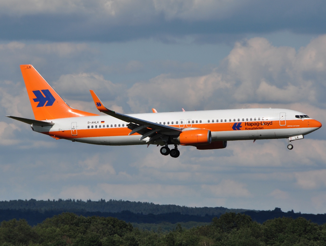 D-AHLK - 737-8K5(WL) - TUIfly - CGN - 05-09-2010