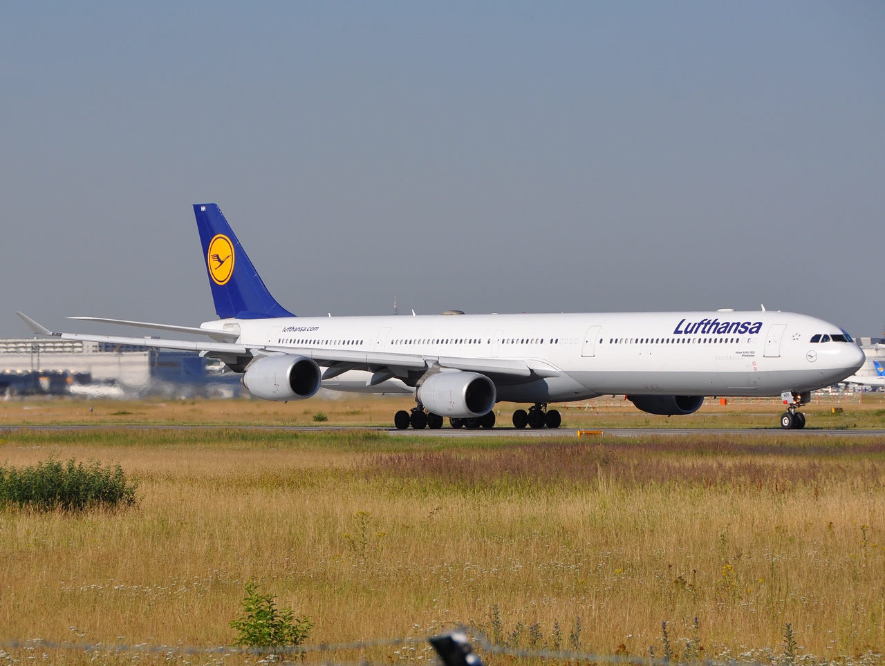 D-AIHH - A340-642 - Lufthansa - FRA - 07-07-2010b