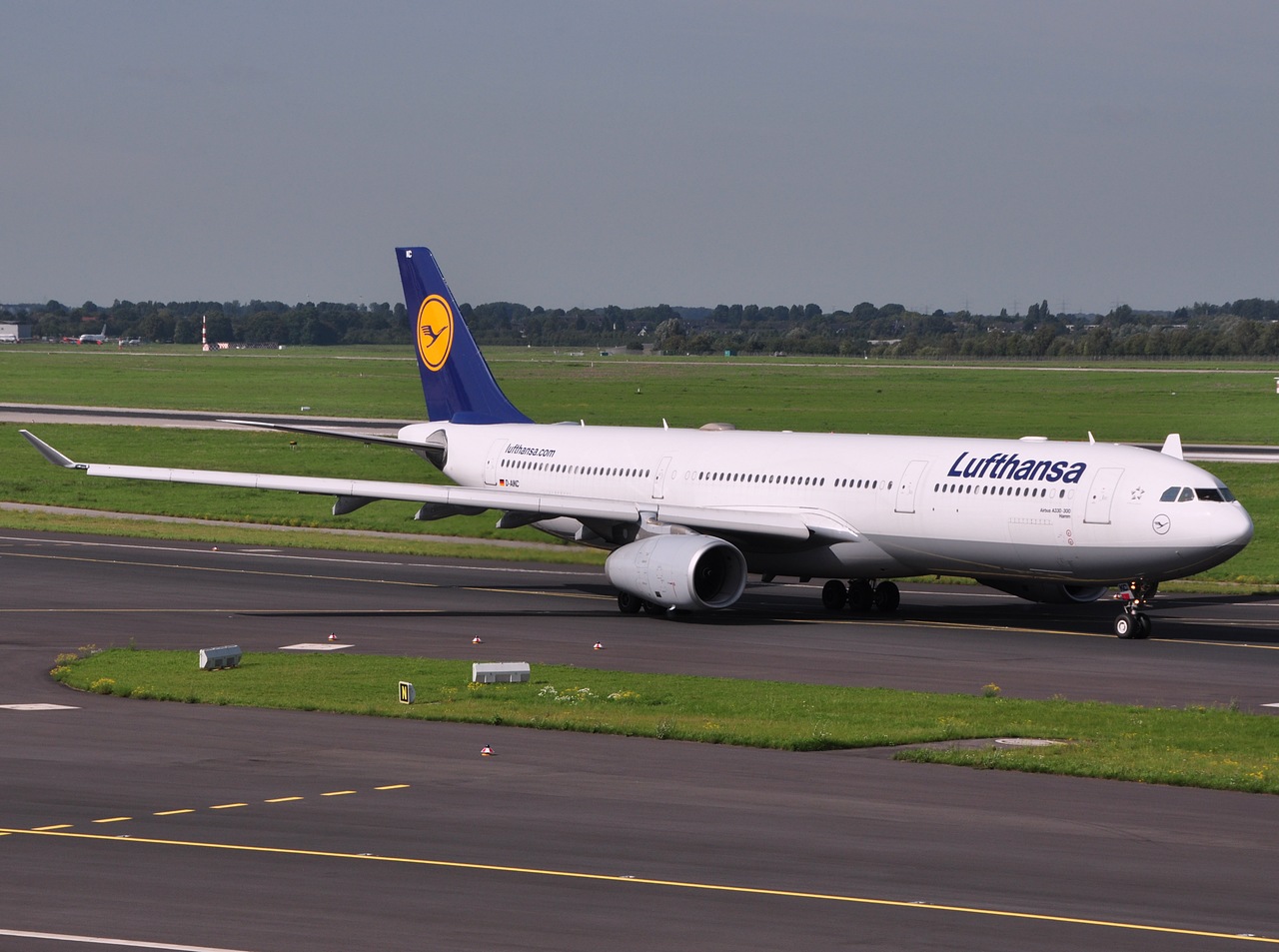 D-AIKC - A330-343 - Lufthansa - DUS - 11-09-2010