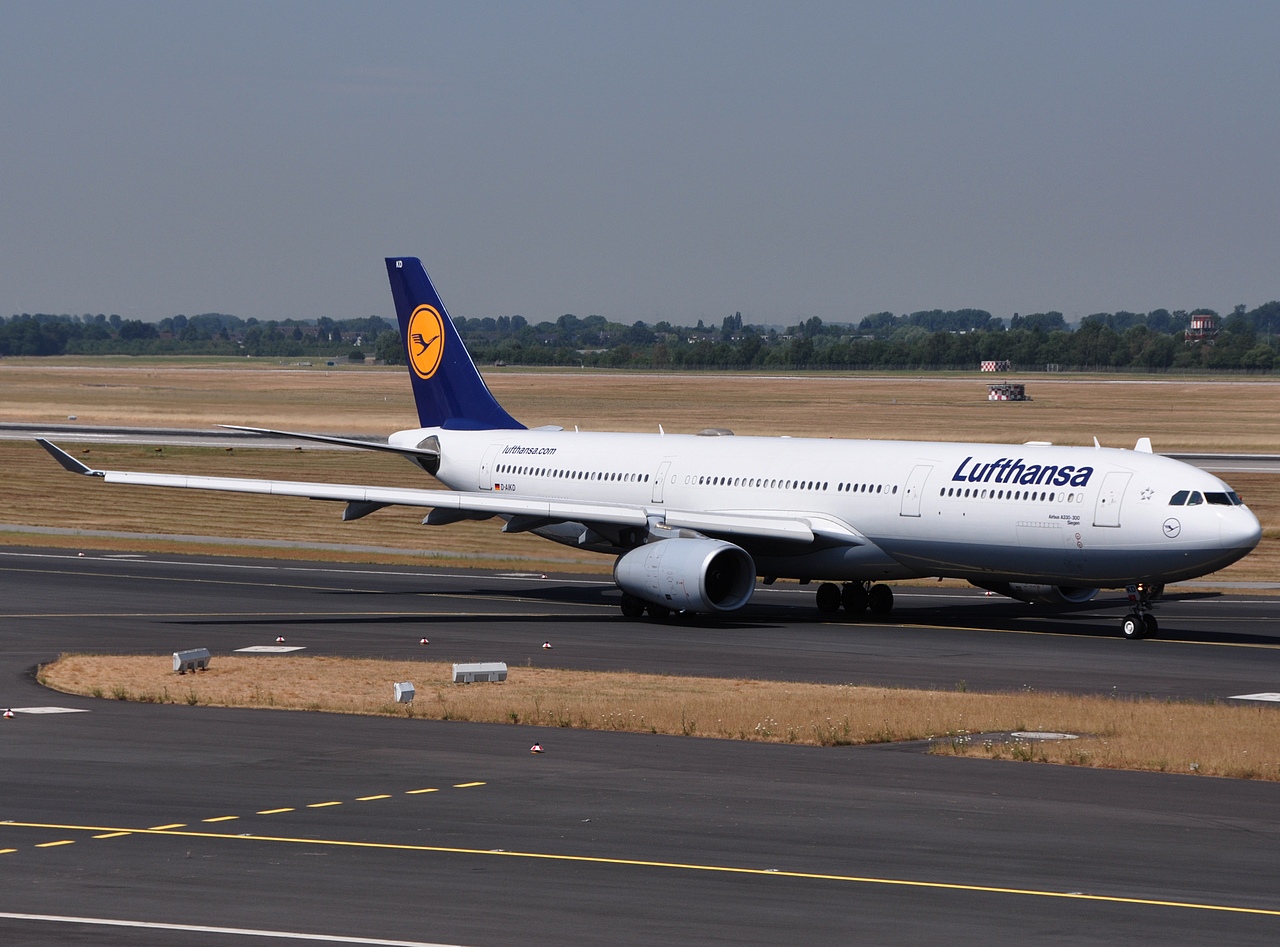 D-AIKD - A330-343 - Lufthansa - DUS - 10-07-2010