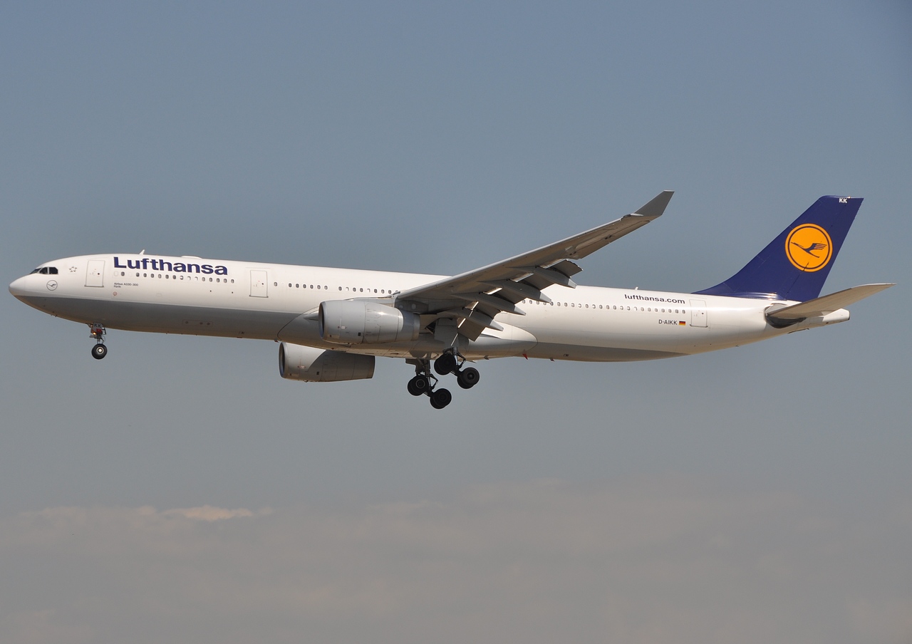 D-AIKK - A330-343 - Lufthansa - FRA - 07-07-2010