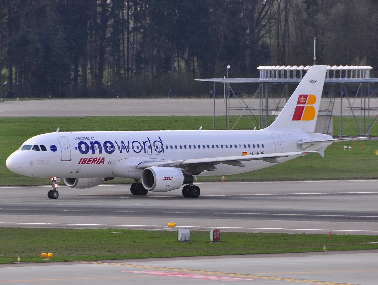 EC-HDP - A320-214 - Iberia - ZRH - 11-04-2010