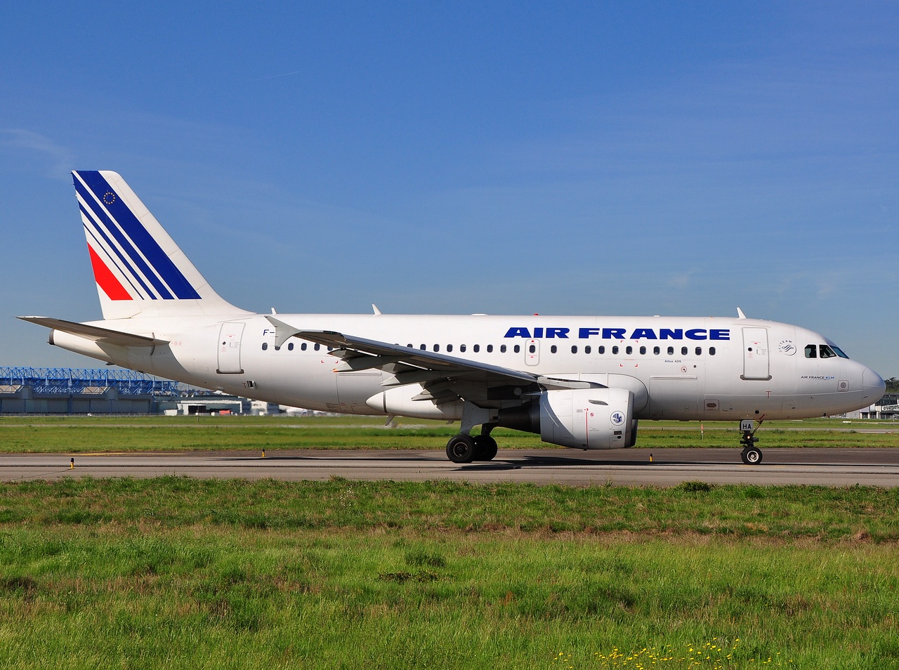 F-GRHA - A319-113 - Air France - TLS - 28-04-2010