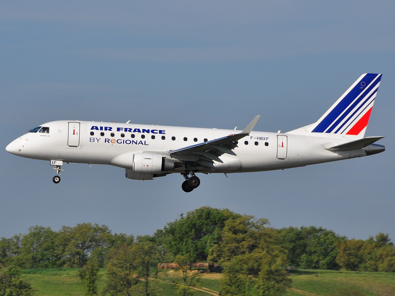 F-HBXF - ERJ-170STD (ERJ-170-100) - Air France - TLS - 29-04-2010