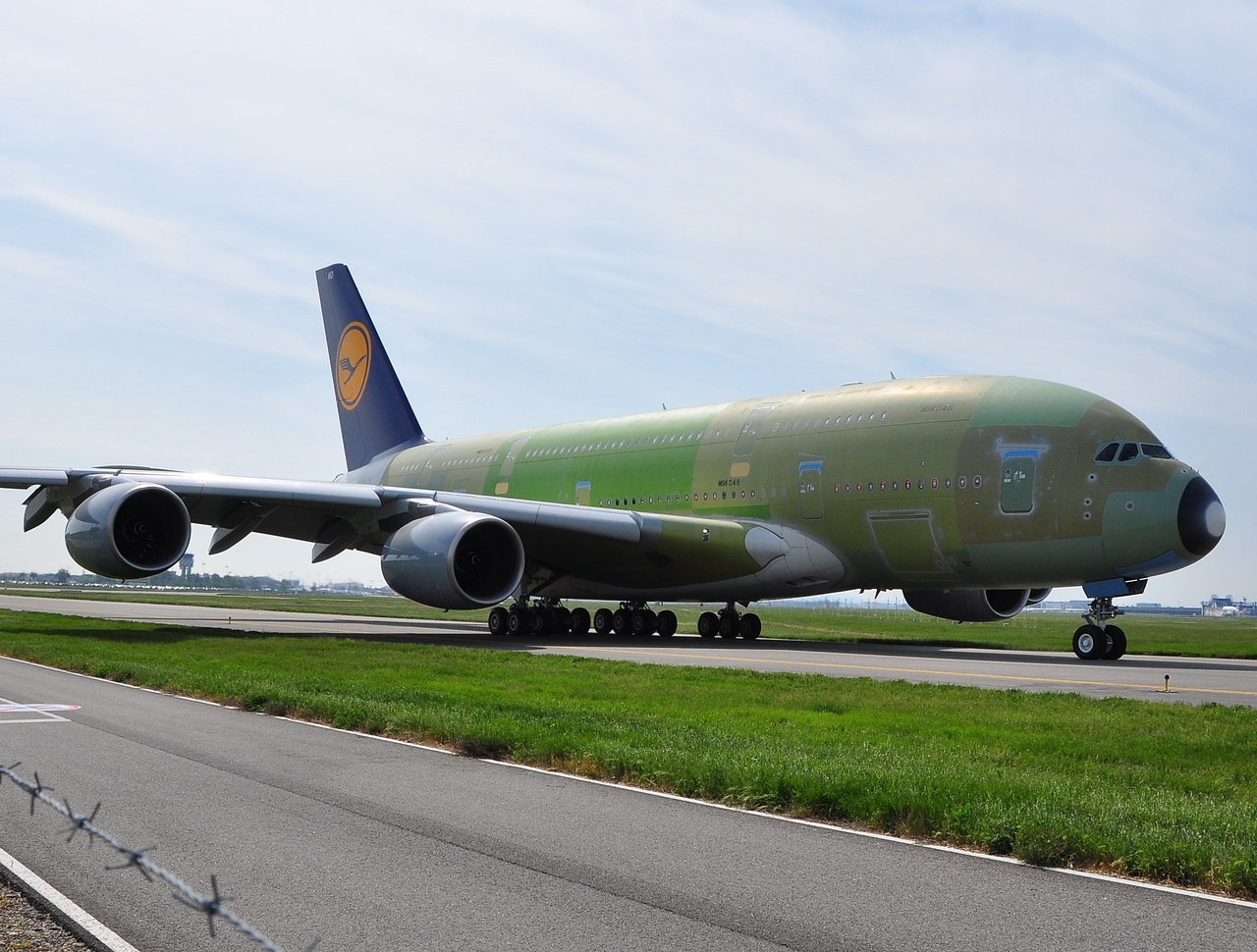 F-WWAK - A380-841 - Lufthansa - TLS - 29-04-2010b