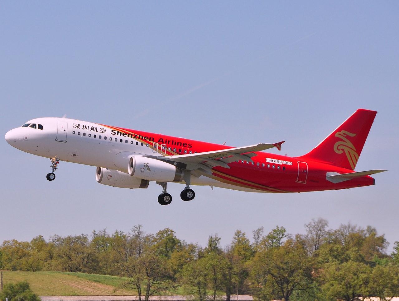 F-WWBQ - A320-232 - Shenzhen Airlines - TLS - 28-04-2010b