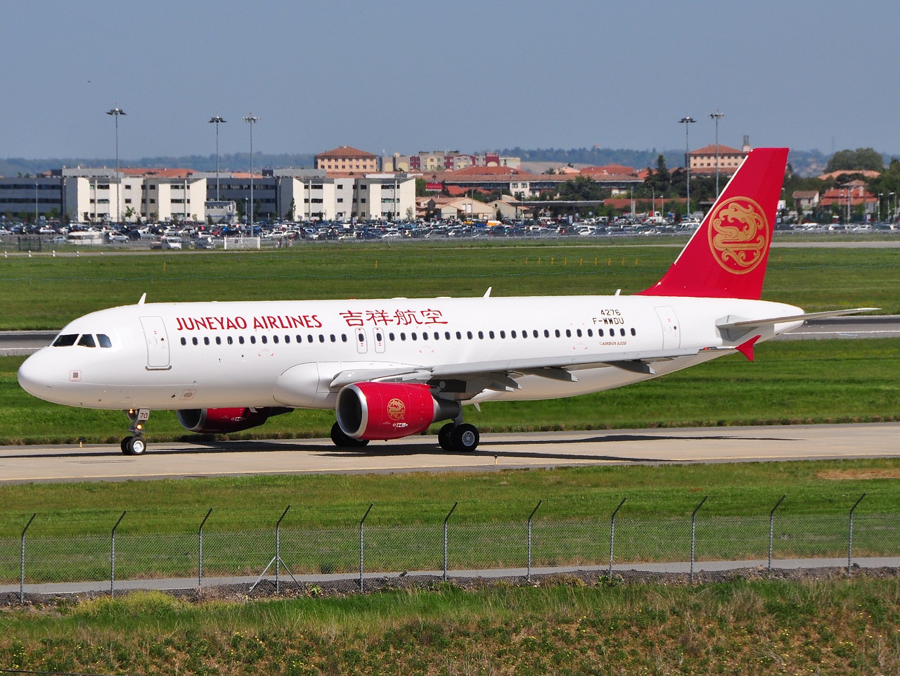 F-WWDU - A320-214 - Juneyao Airlines - TLS - 28-04-2010