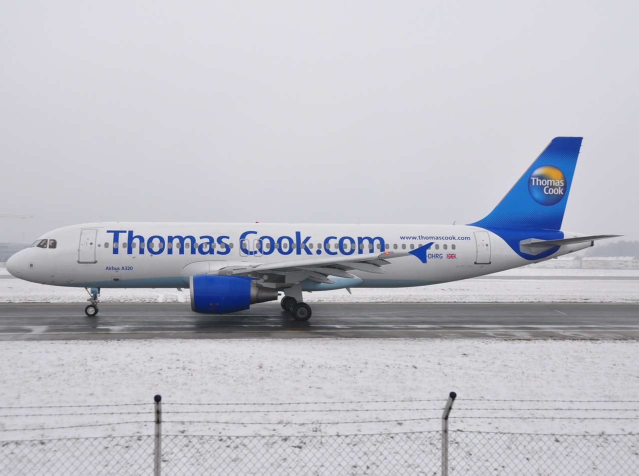 G-DHRG - A320-214 - Thomas Cook Airlines - SZG - 09-01-2010