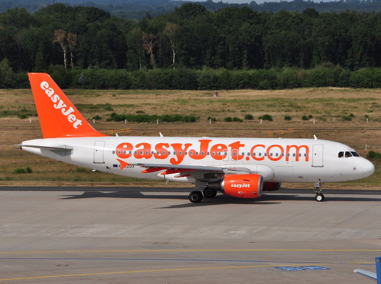 G-EZDX - A319-111 - easyJet - CGN - 10-07-2010