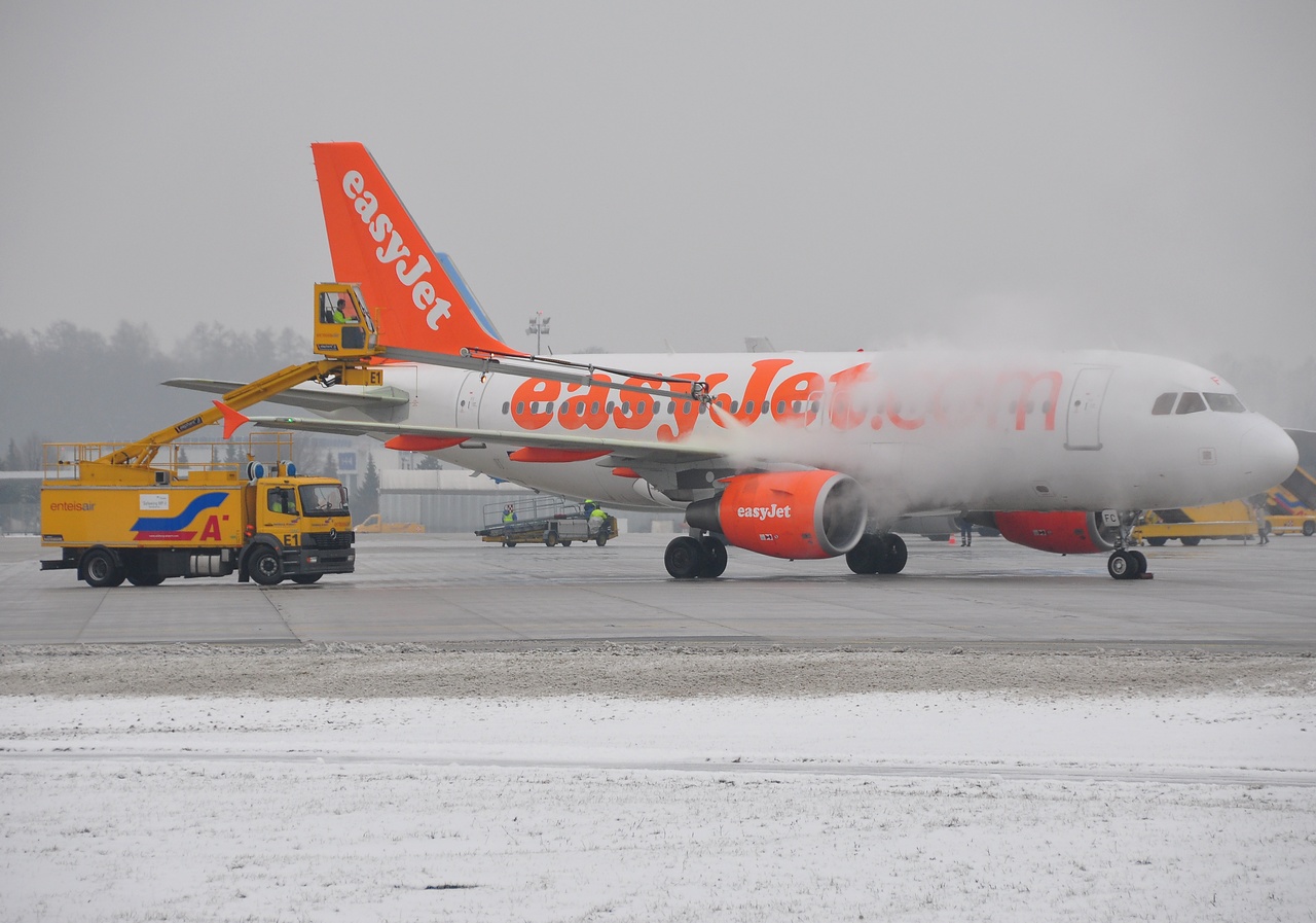 G-EZFC - A319-111 - easyJet - SZG - 09-01-2010
