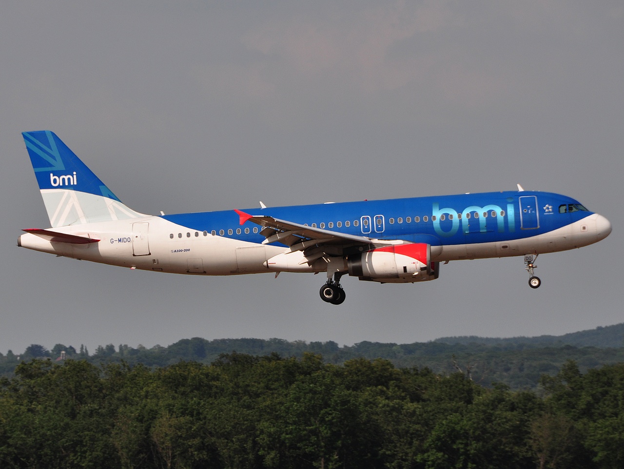 G-MIDO - A320-232 - bmi British Midland - CGN - 10-07-2010