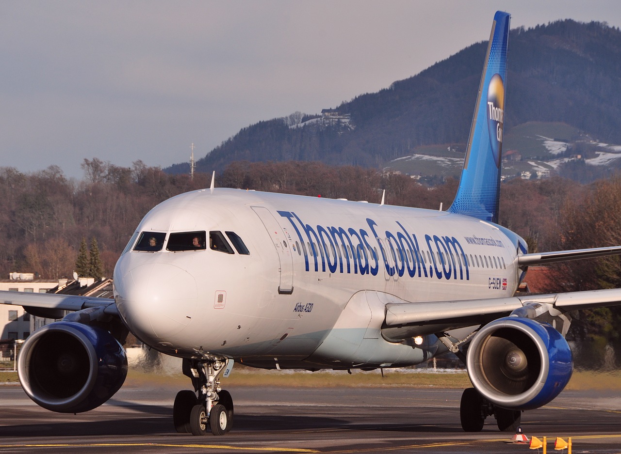 G-SUEW - A320-214 - Thomas Cook Airlines - SZG - 08-01-2010