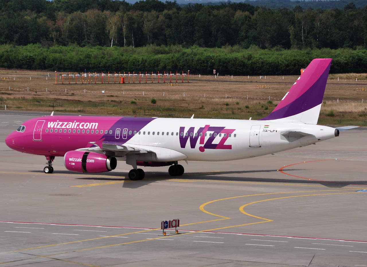 HA-LPV - A320-232 - Wizz Air - CGN - 10-07-2010