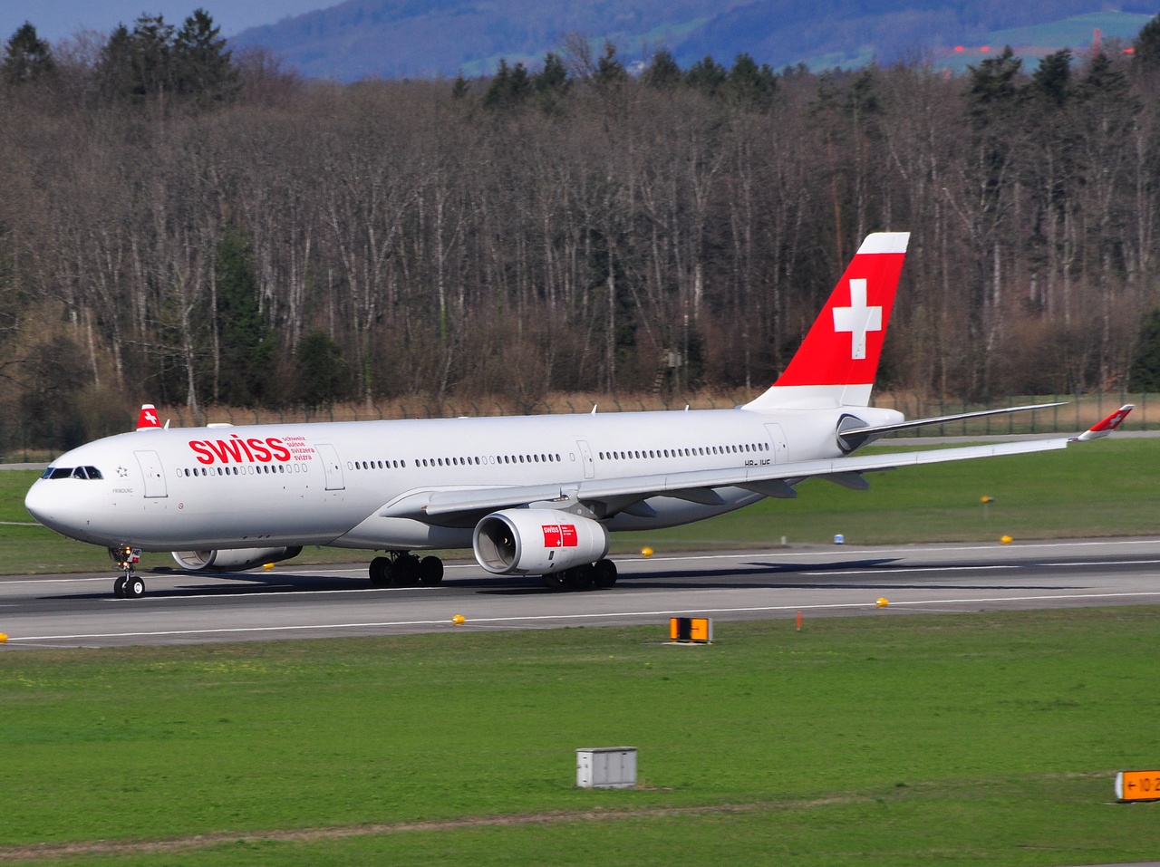 HB-JHE - A330-343 - Swiss - ZRH - 11-04-2010b