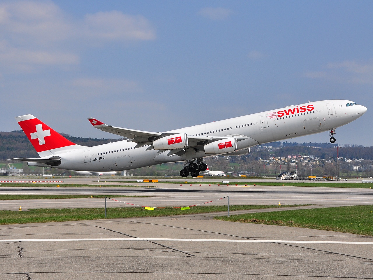 HB-JMC - A340-313 - Swiss - ZRH - 10-04-2010