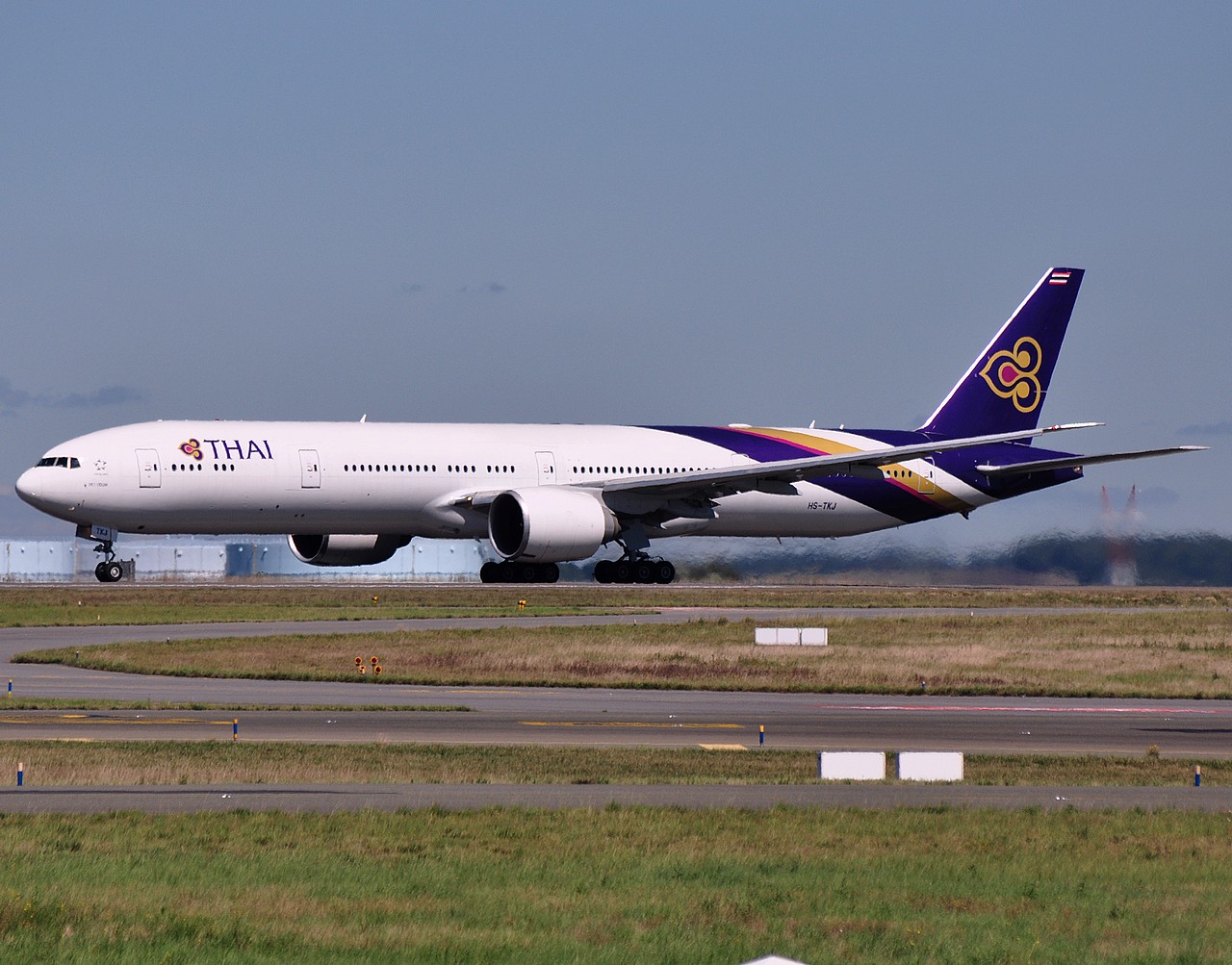 HS-TKJ - 777-35R(ER) - Thai Airways International - CDG - 21-08-2010