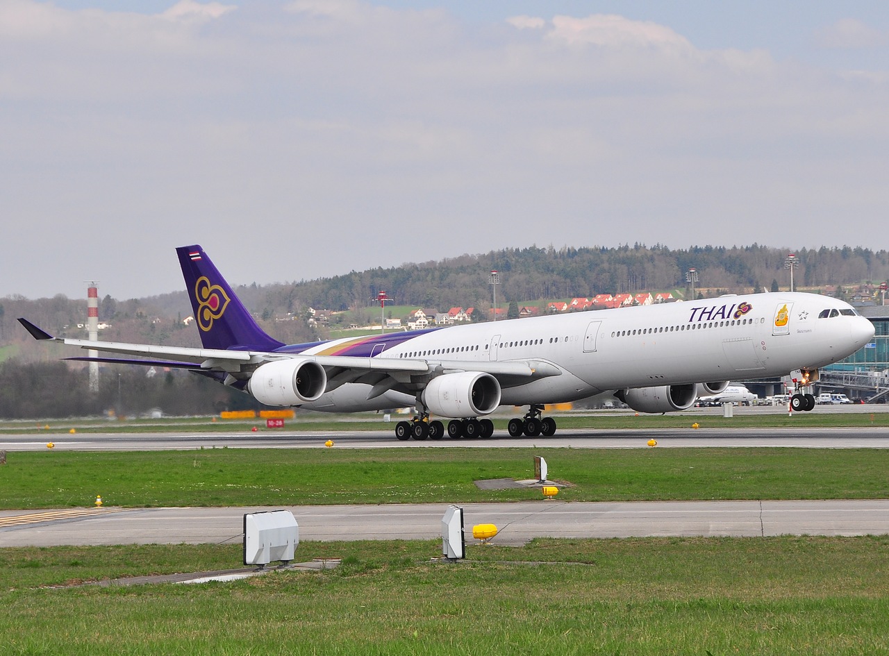 HS-TNA - A340-642 - Thai Airways International - ZRH - 10-04-2010