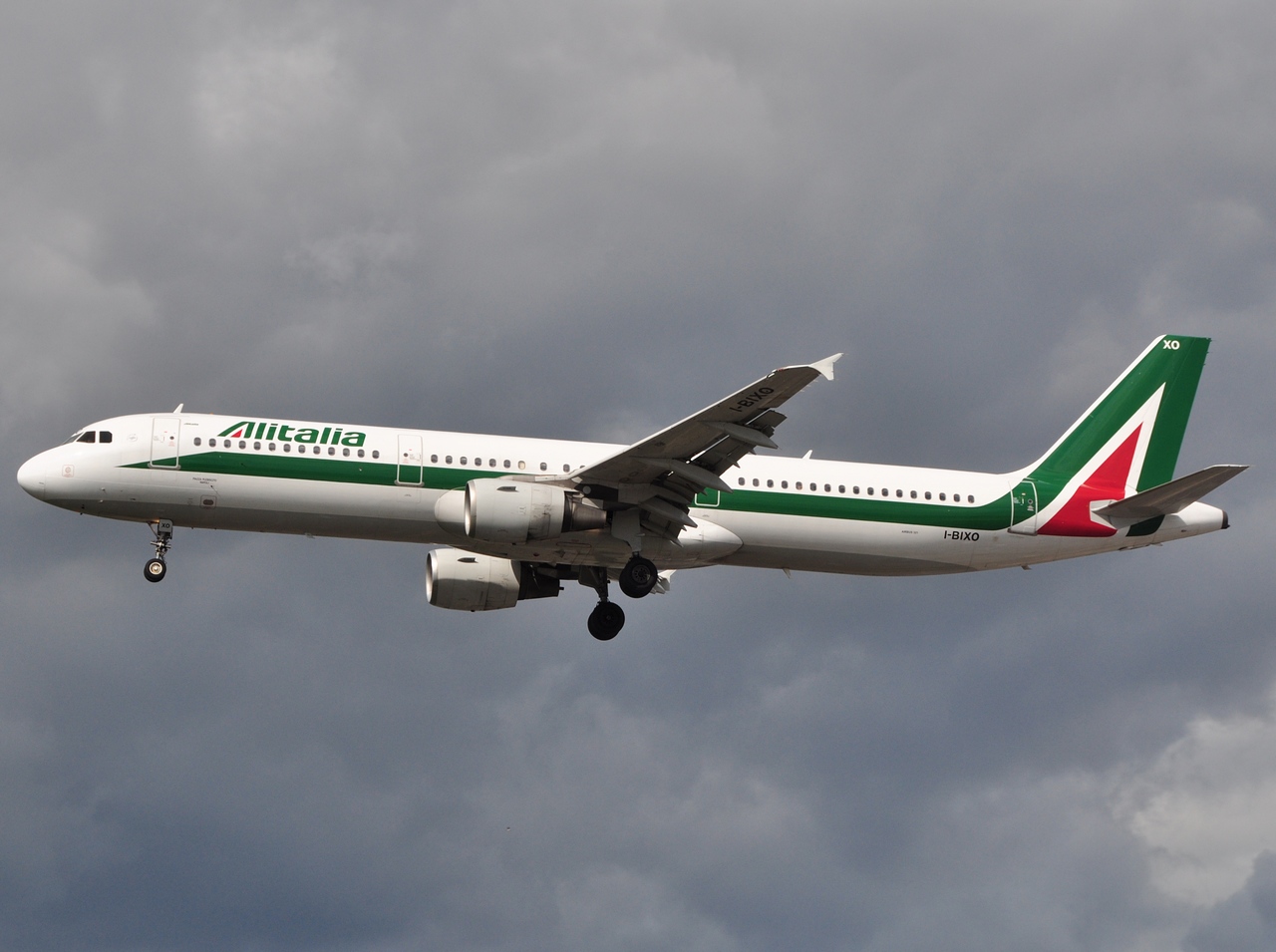 I-BIXO - A321-111 - Alitalia - LHR - 28-08-2010