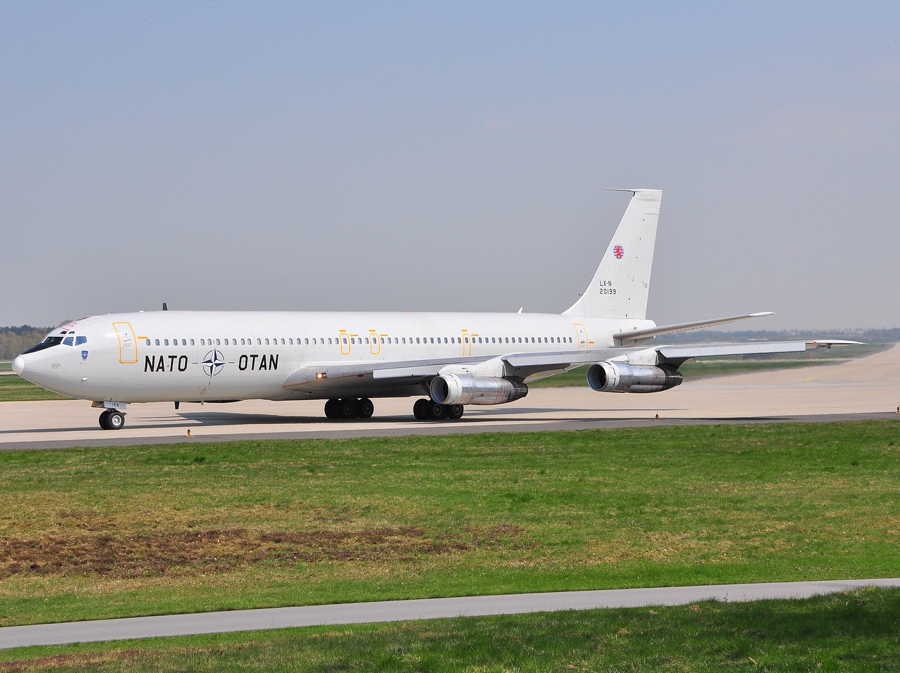 LX-N20199 - 707-329C - NATO _ North Atlantic Treaty Organization - GKE - 15-04-2010b