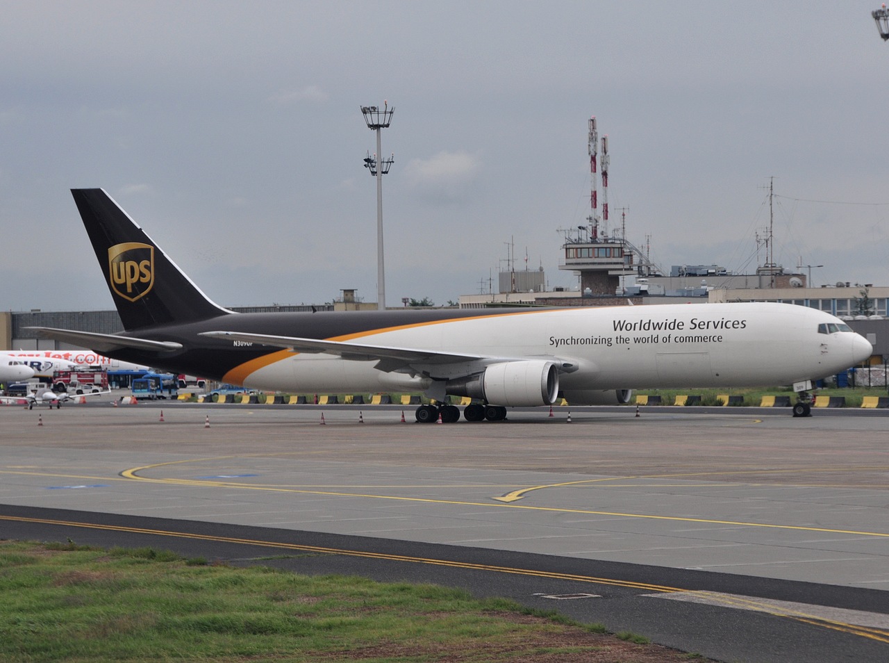 N309UP - 767-34AF(ER)(WL) - United Parcel Service (UPS) - BUD - 01-09-2010