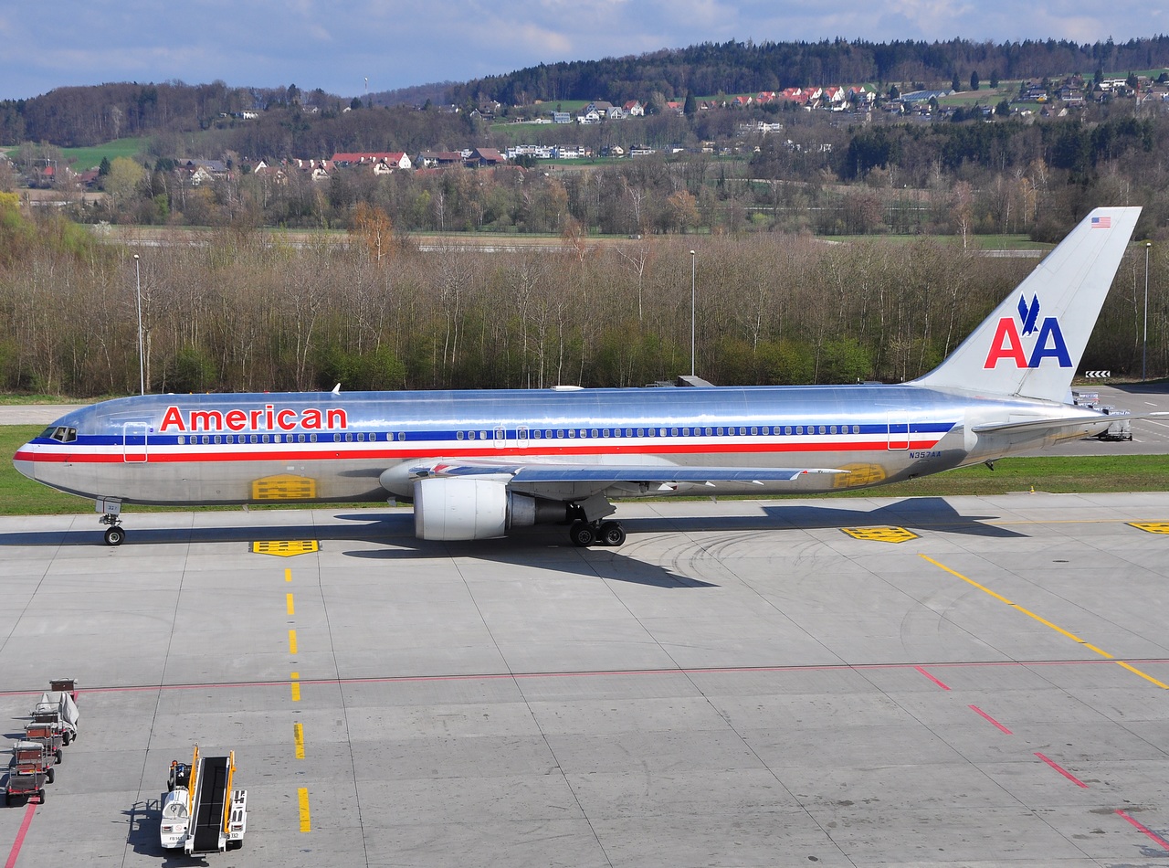 N357AA - 767-323(ER) - American Airlines - ZRH - 11-04-2010
