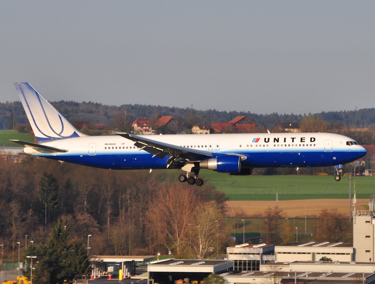 N646UA - 767-322(ER) - United Airlines - ZRH - 11-04-2010