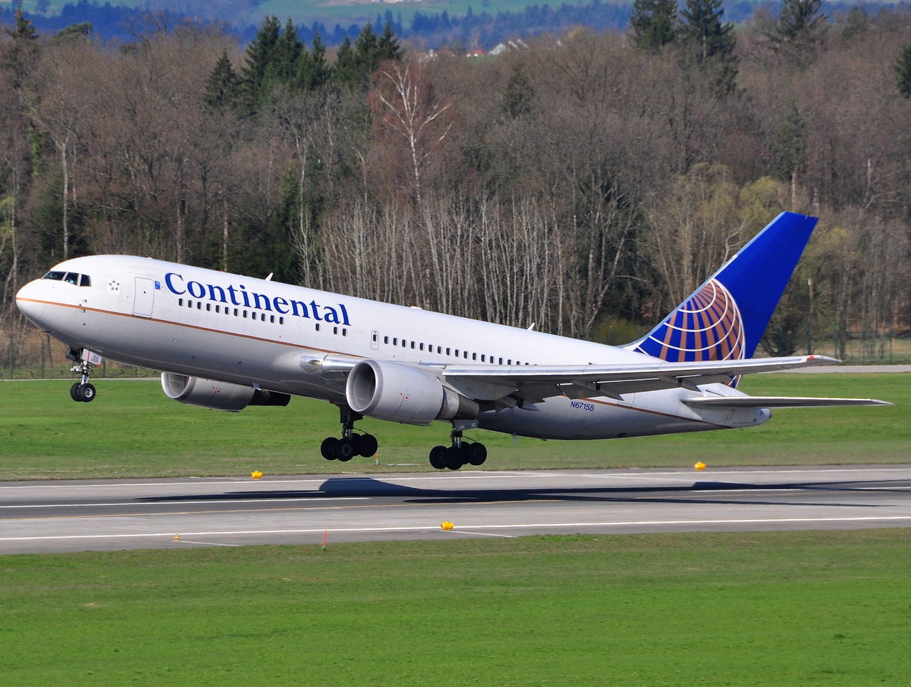 N67158 - 767-224(ER) - Continental Air Lines - ZRH - 11-04-2010