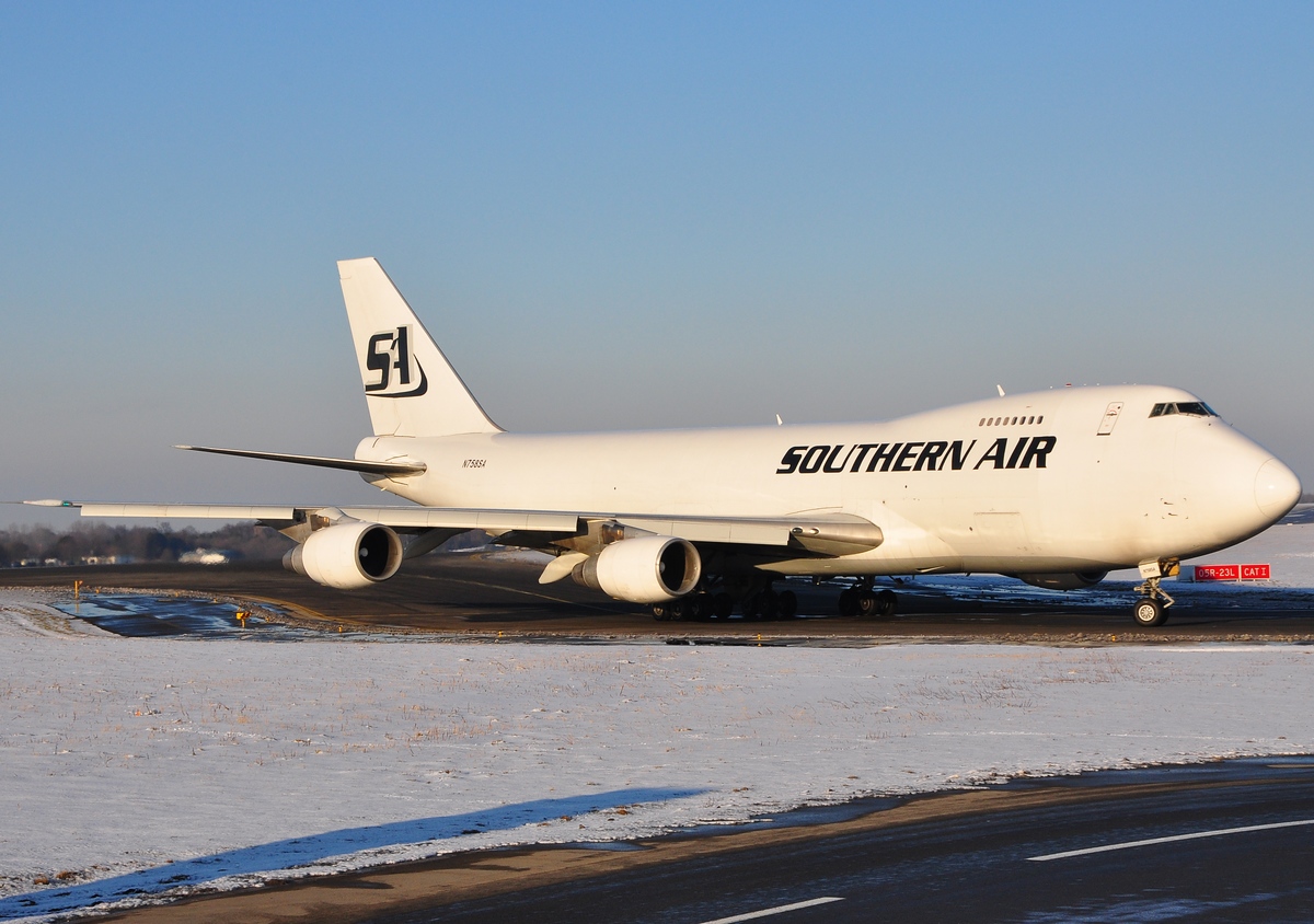 N758SA - 747-281F - Southern Air - LGG - 16-02-2010b