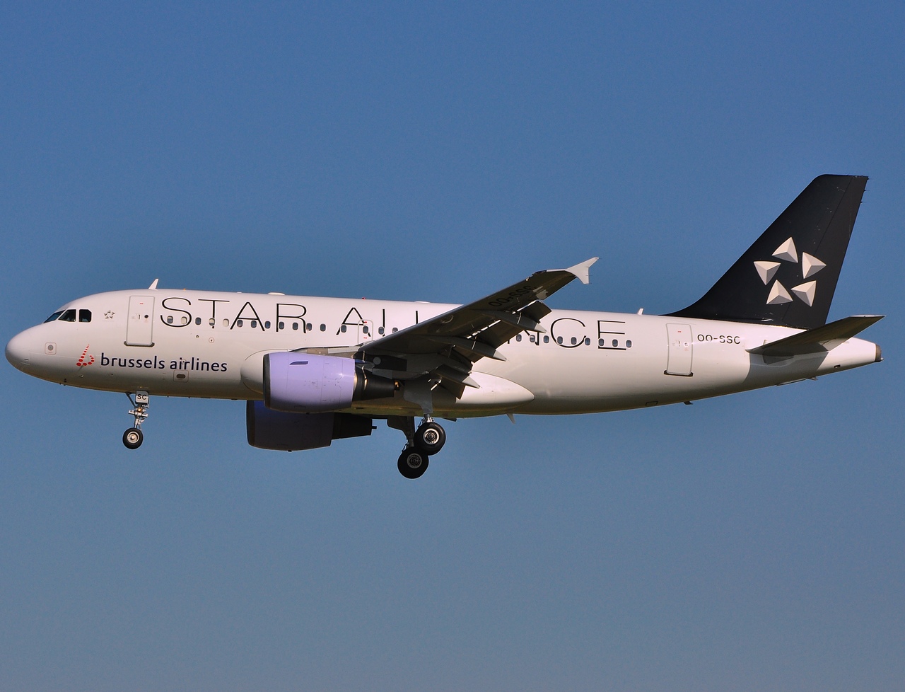 OO-SSC - A319-112 - Brussels Airlines - BRU - 23-04-2010b
