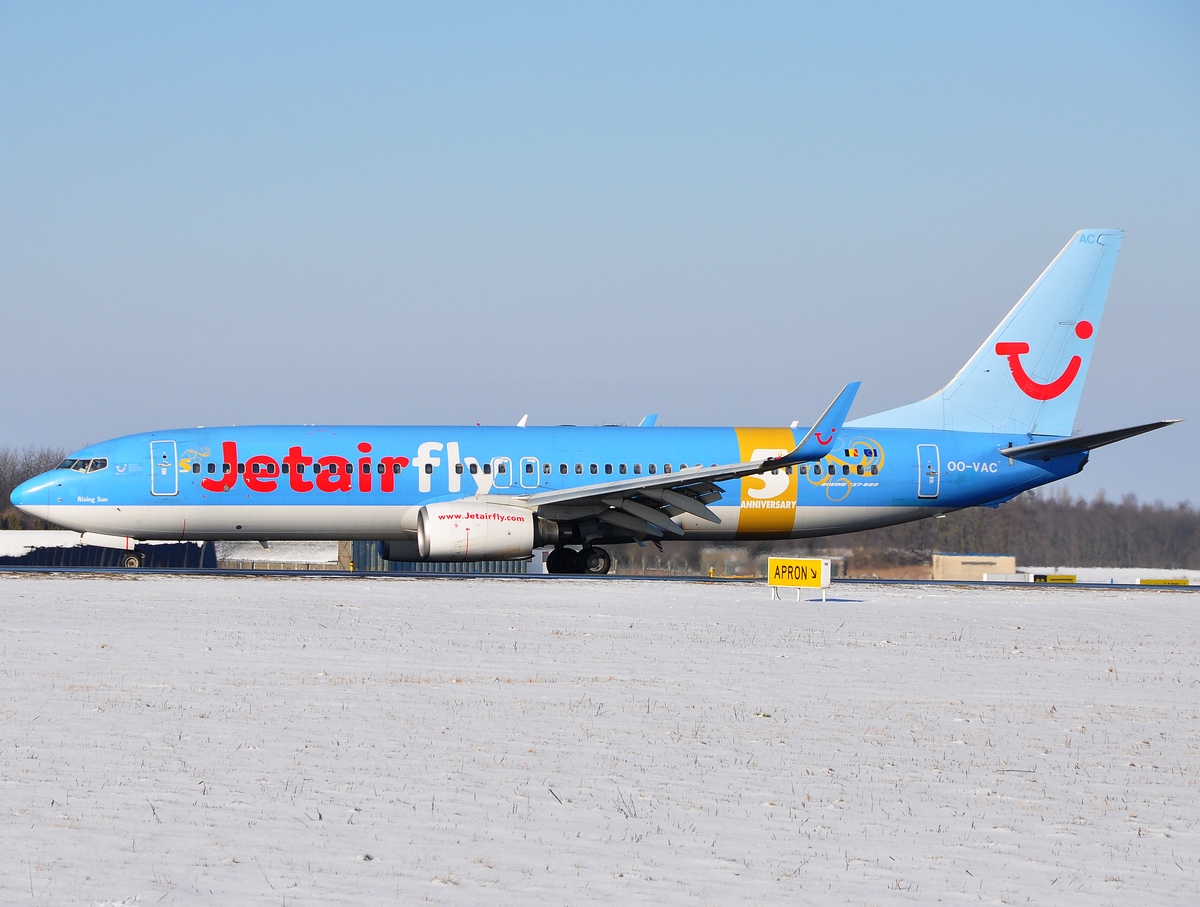 OO-VAC - 737-8BK(WL) - JetairFly - LGG - 16-02-2010